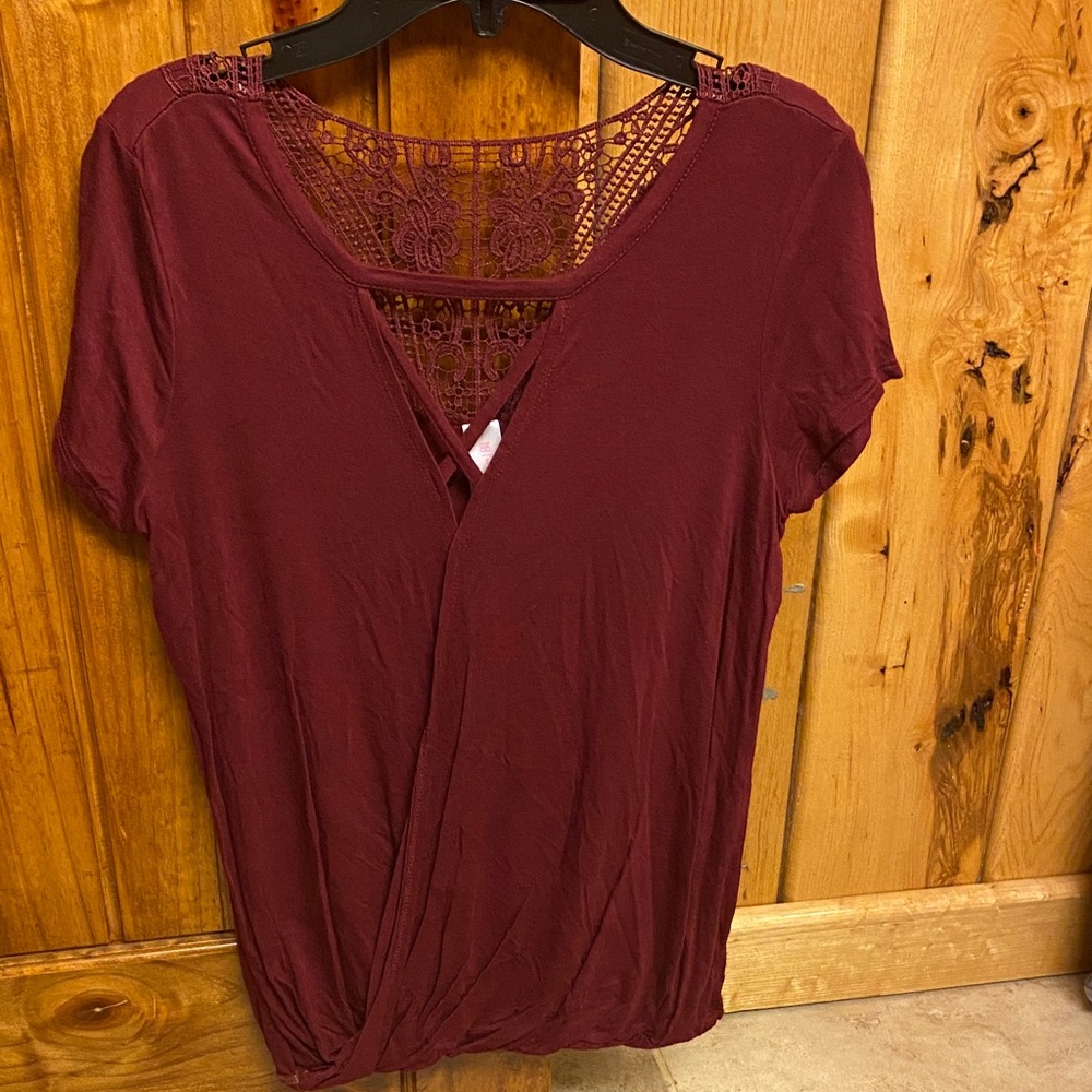 Elegant Burgundy Lace Women’s Top